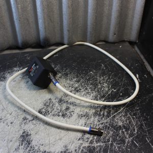 Adaptateur coaxial output: 12V (pour booster un signal de télé)
