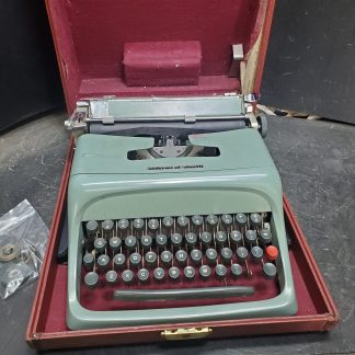 olivetti studio 44 Typewriter with Case (NOT TESTED)