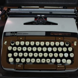 Vintage SCM Smith Corona CLASSIC 12 Typewriter with Case