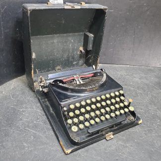 Remington Portable Typewriter Limited Made in Canada (NOT TESTED)
