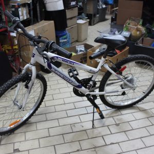 Vélo Supercycle SC1800 pour enfant en bon état