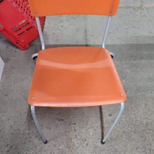 Lot de chaise plusieurs couleurs!!