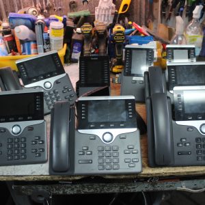 Lot of 5 x Cisco Model CP 8841Line IP Phone with base and power supply
