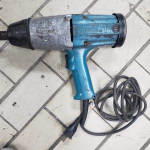 Clé à choc MAKITA 6906 9-Amp 3/4 Inch Impact Wrench