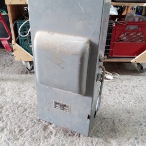 Boîte électrique 11" x 5" x 24-1/2"
