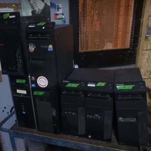 Lot de 7 tours d'ordinateurs i5 - 4gb à 16gb RAM différentes spec - pas de disque dur