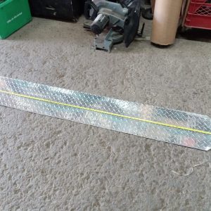 Checker Plate en aluminium 70-3/8" x 10-1/2" x 1/8"