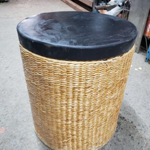Grand panier - bac de linge ou lessive rigide avec osier décoratif