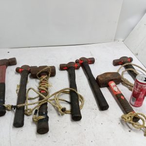 5 marteaux et 2 masses de travail