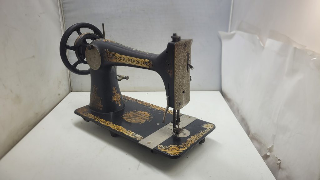 Antique singer sewing machine [no belt or motor]