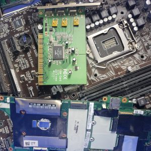 Rebuts électronique - circuits imprimés non-fonctionnel - scrap (vendu au poids) pour projet, décor, etc