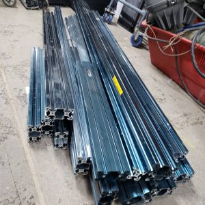 Lot d'aluminium extrudé channel T-slot 45mm x 90mm (5 ou 6 pieds long)