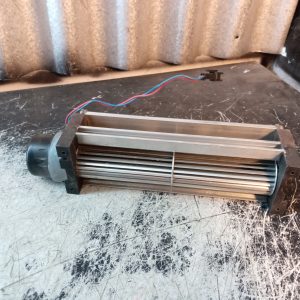 Ebmpapst Cross Flow Blower QG030-148/14 (24V - 0.26A - 6.2W) (A piece of plastic is broken on one side, see picture)