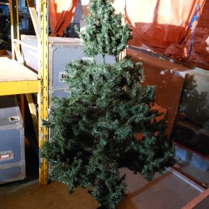 Sapin de Noël artificiel - environ 6 pieds