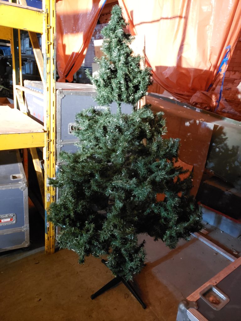 Sapin de Noël artificiel - environ 6 pieds