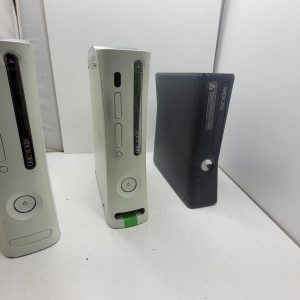 3x XBOX 360 [Non working / for parts]