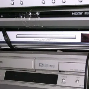 Lecteur vinyle, CD, cassette, radio