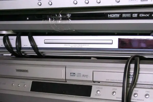 Cd, tape, vinyle, radio, players