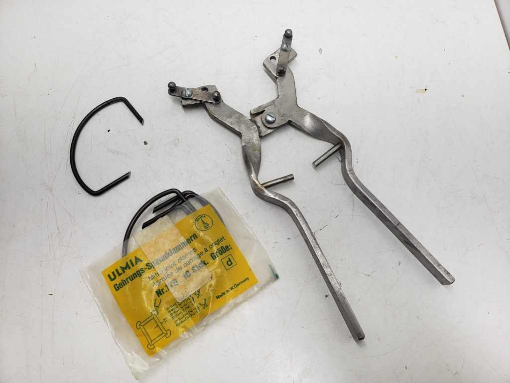 Outil pour agrafe de serrage à onglet (cadre, encadrement) - mitre joint clamp and tool