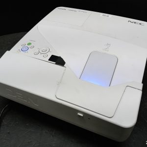 Projecteur NEC NP-UM351W HDMI - VGA - avec câble d'alimentation