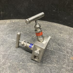 2 Way Valves TESCOM AGI Series M25B Instrument Manifold M25BHIS-4