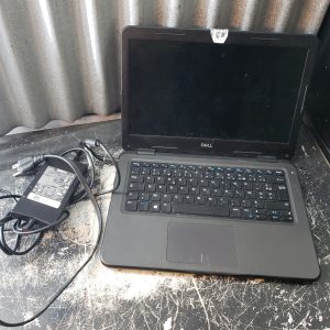Dell Latitude 3300 Laptop 13.3" Core I3-7020U 128GB SSD 4GB (defective screen)