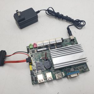 Mini ordinateur - Q3XXG4-P (i3 - 4005U)