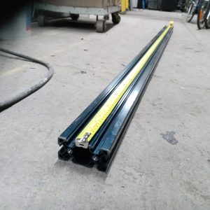 T-Slotted Profile en aluminium  45mm X 90mm x 90-1/2" de long