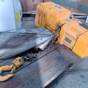 Palan électrique KITO 1T - Moteur 3Phase - Non testé - Garantie 30 jours