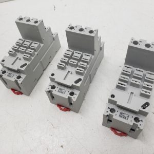 Lot of 3x Schneider Electric Relay Socket DIN Rail 25A, 300V, 70-788EL11-1