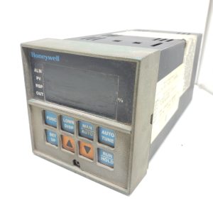 Honeywell DC3002-0-000-1-C300-0111 Universal Digital Controller