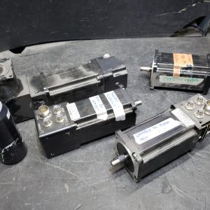 Lot de 4x moteurs pas à pas - stepper motors + gearbox 5:1 (vendu tel quel)