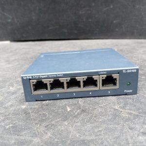 TP-Link TL-SG105 5-Port Gigabit Desktop Switch - pas de power supply