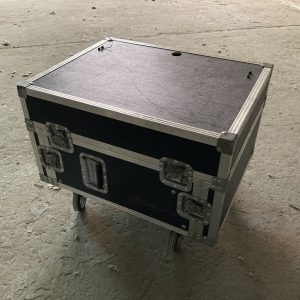 Roadcase 26" x 24" x 12" sur roulette