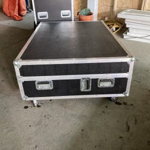 Roadcase 40" x 60" x 16" sur roulettes