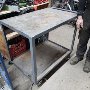 Chariot d'atelier en métal 36" x 24" - shop cart