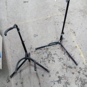 2 stands de guitare ajustables