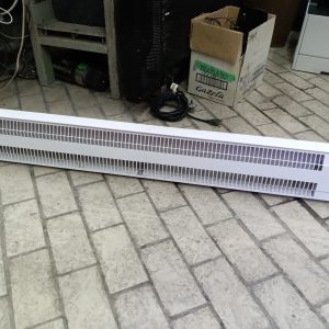 Plinthe électrique 1500W 4pi de long