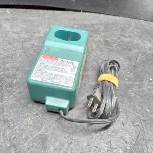 Chargeur à batterie Makita DC-1470
