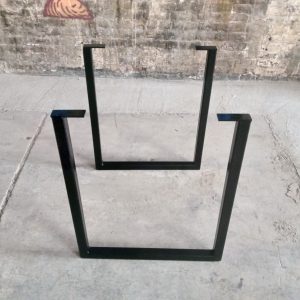 2 pattes de table en acier 24" de large x 28" de hauteur