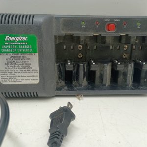 Chargeur de piles universel Energizer / Energizer Universal Battery Charger - CHM4FC - AA AAA C D 9V - NIMH NiCd