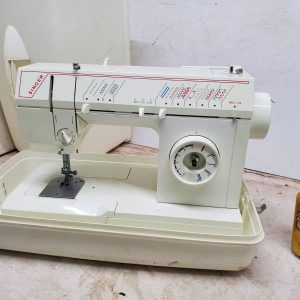 La machine à coudre Singer 5810C- avec étui-Sans câble