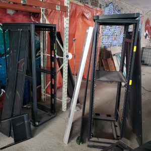 Lot de 2x grands cabinets de serveur - rack