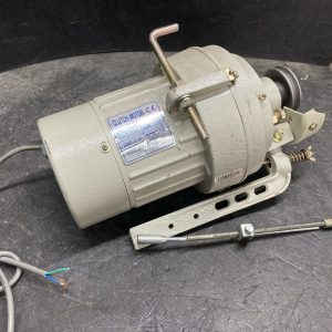 Moteur de machine à coudre avec clutch 100V / 400W - 1/2 HP - RPM 3450 - Phase 1
