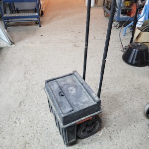 Onduleur 12v à 120v - 1000w Eliminator sur roulette (batterie 12v morte)