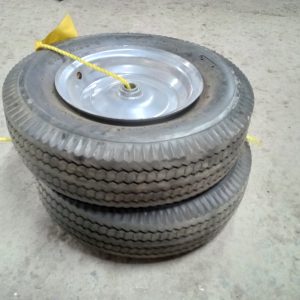 Ensemble pneu et roue de brouette 4.80/4.00-8