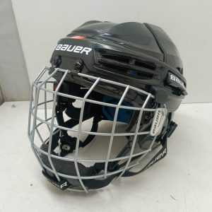 Bauer Hockey Helmet Size with cage  6-6 5/8 (48-53.5cm ) Youth  2707201902