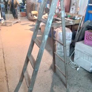 Escabeau de peintre pour décoration - pas solide 5pi de haut