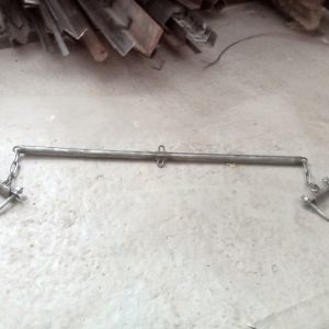 Barre de contention - suspension (24" de long) avec chaînes et menottes en acier - solide