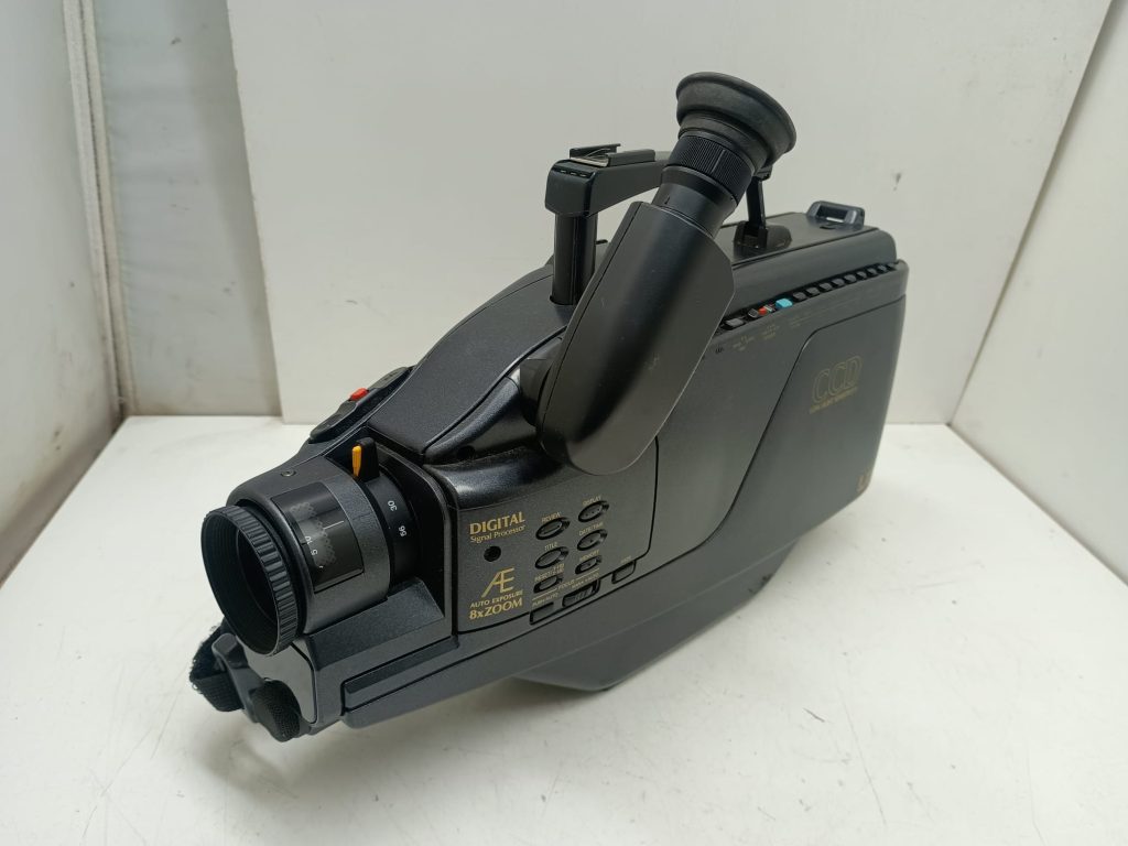 Caméscope VHS/Vintage Sears Roebuck VHS Camcorder (for cinema projects/Not working)